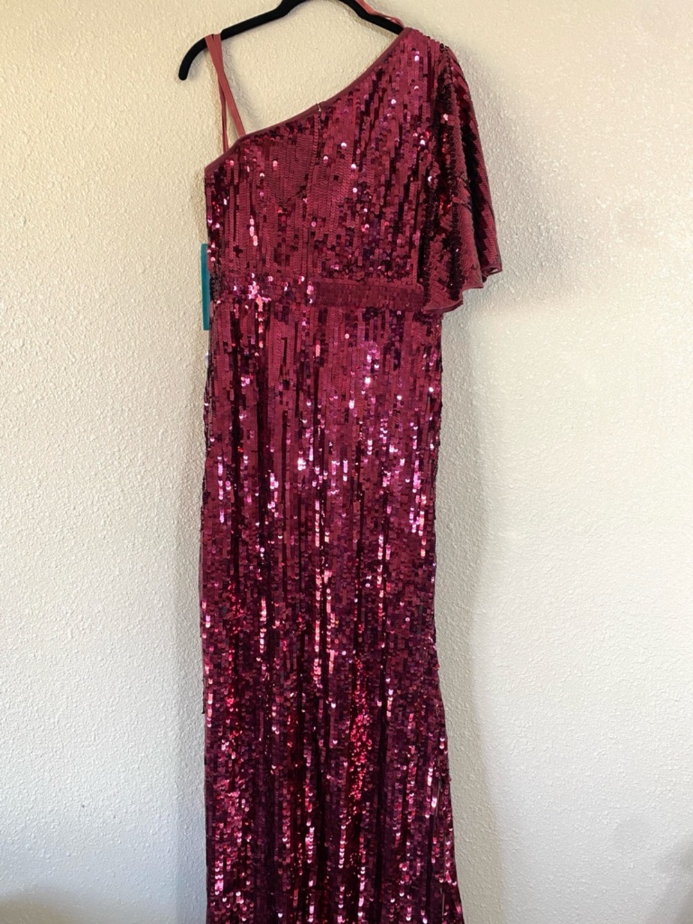 NWT Mac Duggal Red Bell Sleeve One Shoulder Sequined Gown 93540 Size 10 - Picture 11 of 16